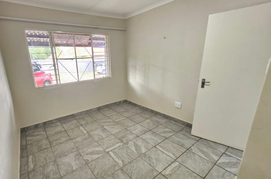 To Let 2 Bedroom Property for Rent in Eastleigh Gauteng