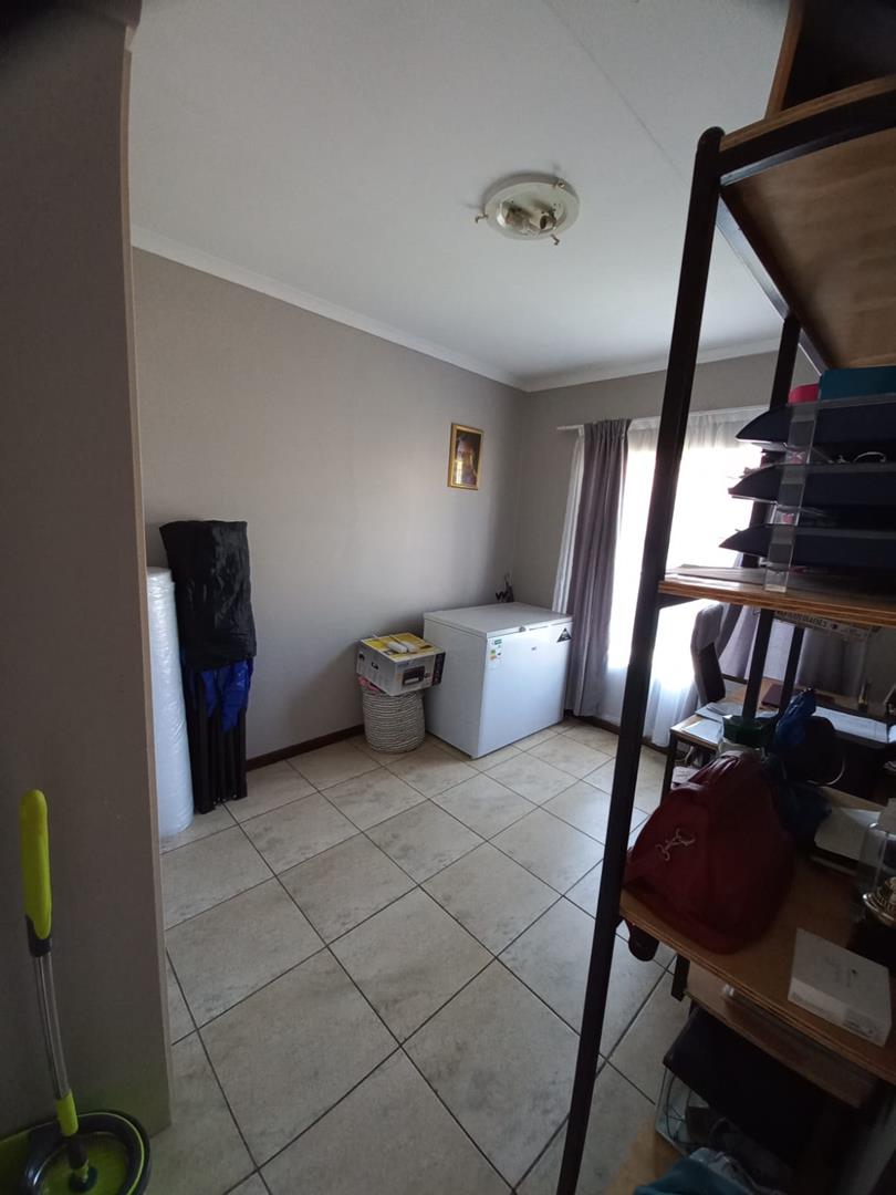 To Let 2 Bedroom Property for Rent in Riversdale Gauteng