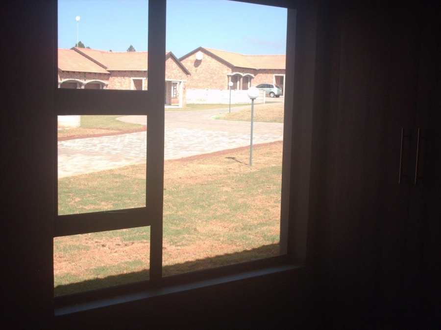 To Let 3 Bedroom Property for Rent in Kookrus Gauteng