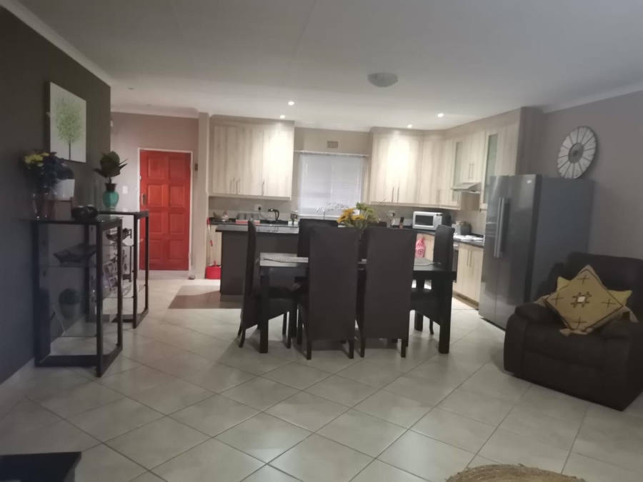 To Let 3 Bedroom Property for Rent in Kookrus Gauteng