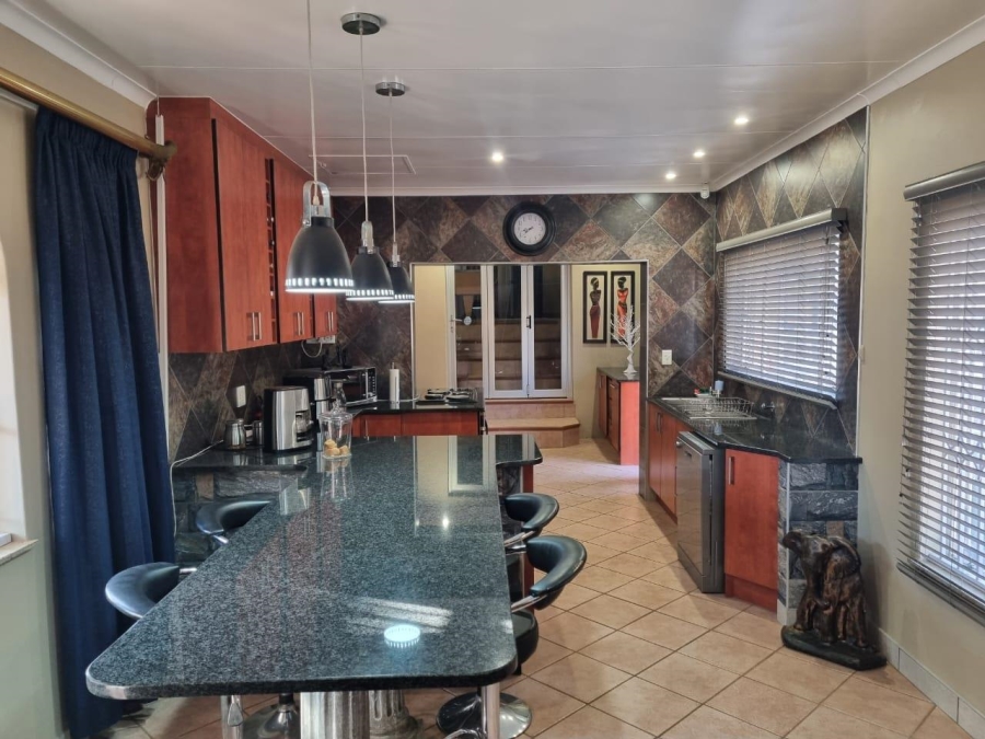 8 Bedroom Property for Sale in The Reeds Gauteng