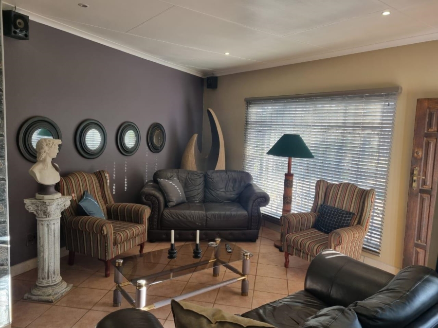 8 Bedroom Property for Sale in The Reeds Gauteng