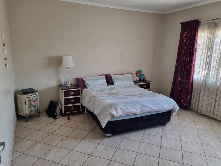 8 Bedroom Property for Sale in The Reeds Gauteng