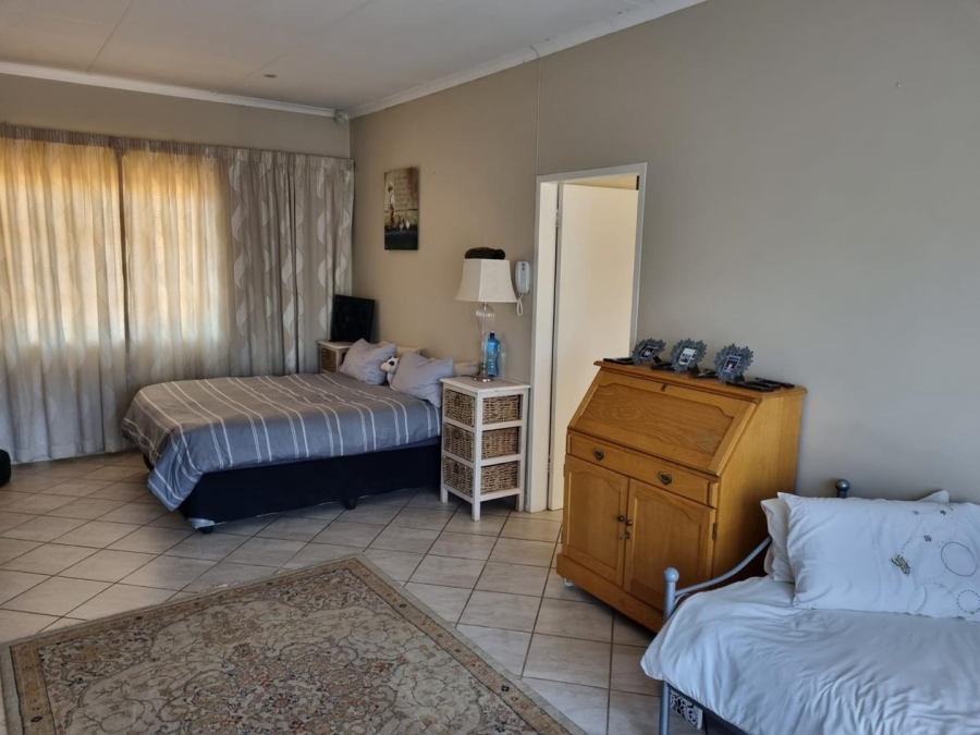 8 Bedroom Property for Sale in The Reeds Gauteng