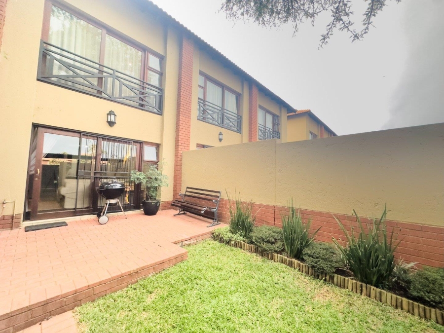 2 Bedroom Property for Sale in Pretorius Park Gauteng