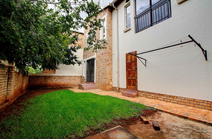 3 Bedroom Property for Sale in Wilgeheuwel Gauteng