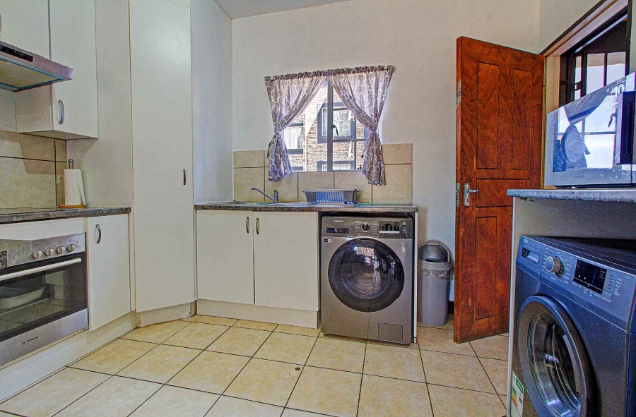 3 Bedroom Property for Sale in Wilgeheuwel Gauteng