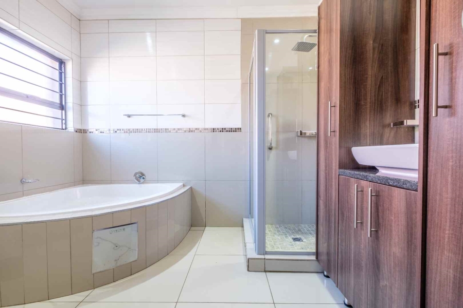 3 Bedroom Property for Sale in Brentwood Gauteng