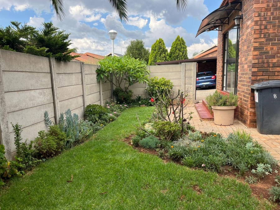 To Let 3 Bedroom Property for Rent in Weltevreden Park Gauteng