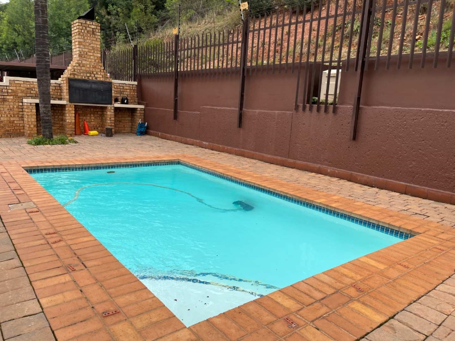 To Let 2 Bedroom Property for Rent in Weltevreden Park Gauteng