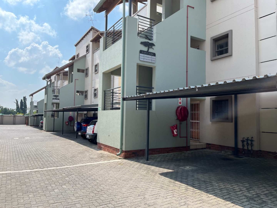 To Let 2 Bedroom Property for Rent in Weltevreden Park Gauteng