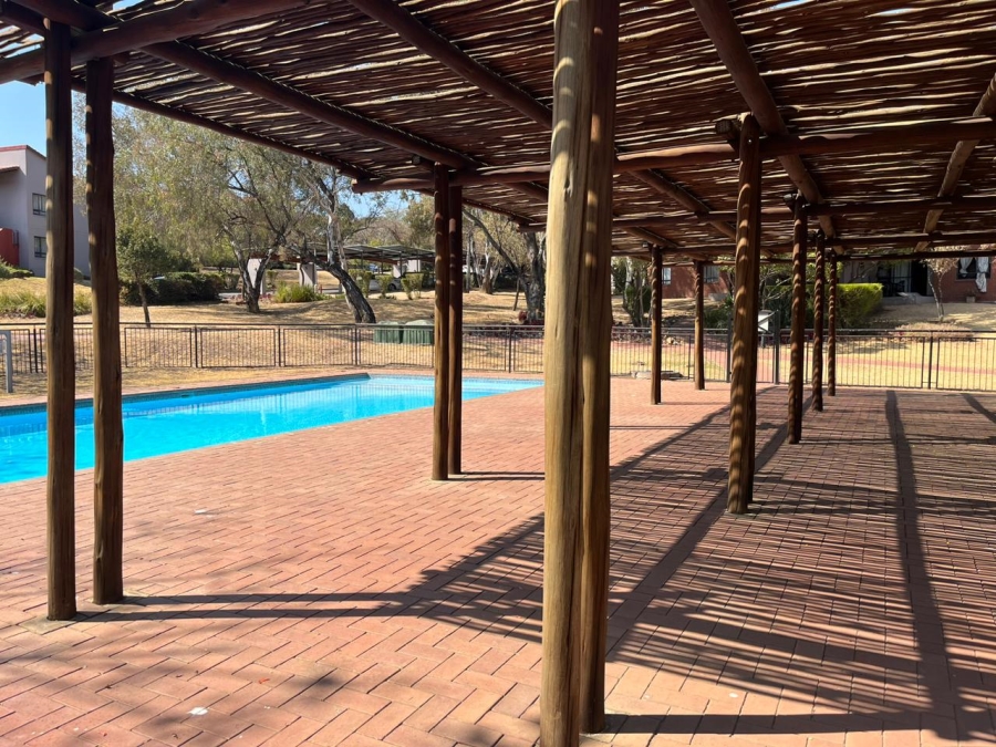 To Let 1 Bedroom Property for Rent in Jackal Creek Golf Estate Gauteng