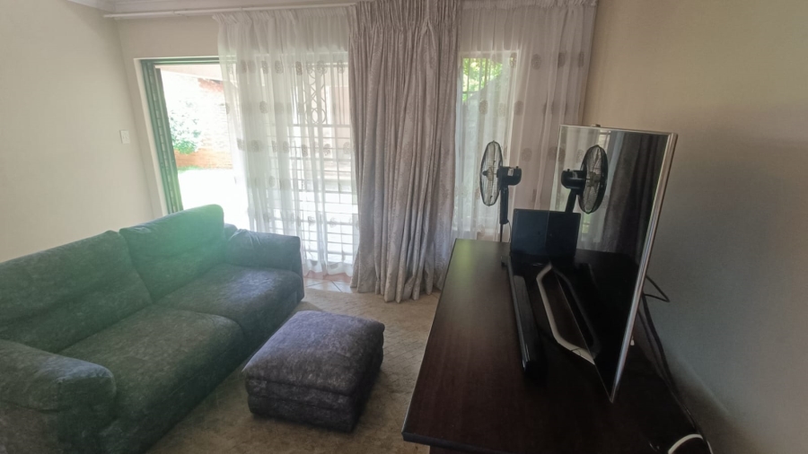 3 Bedroom Property for Sale in Die Hoewes Gauteng