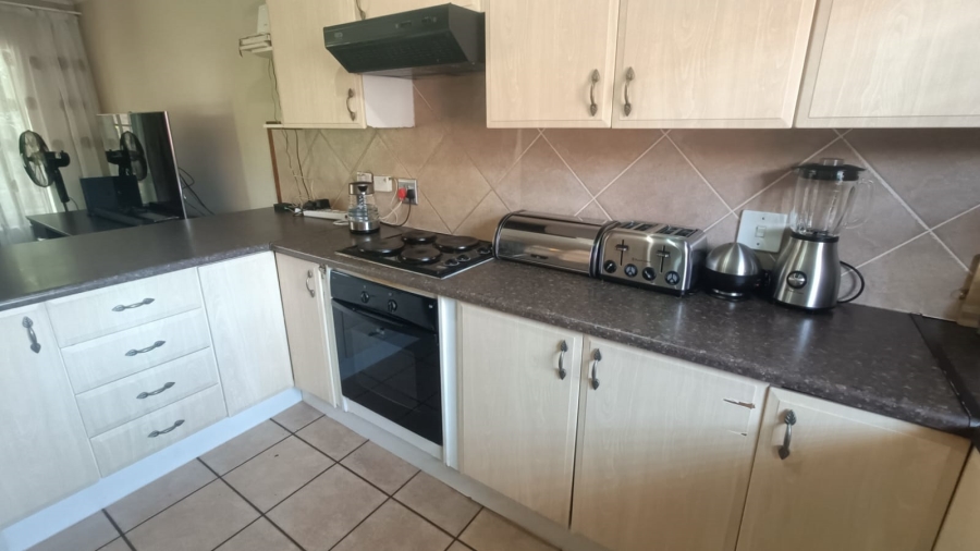 3 Bedroom Property for Sale in Die Hoewes Gauteng