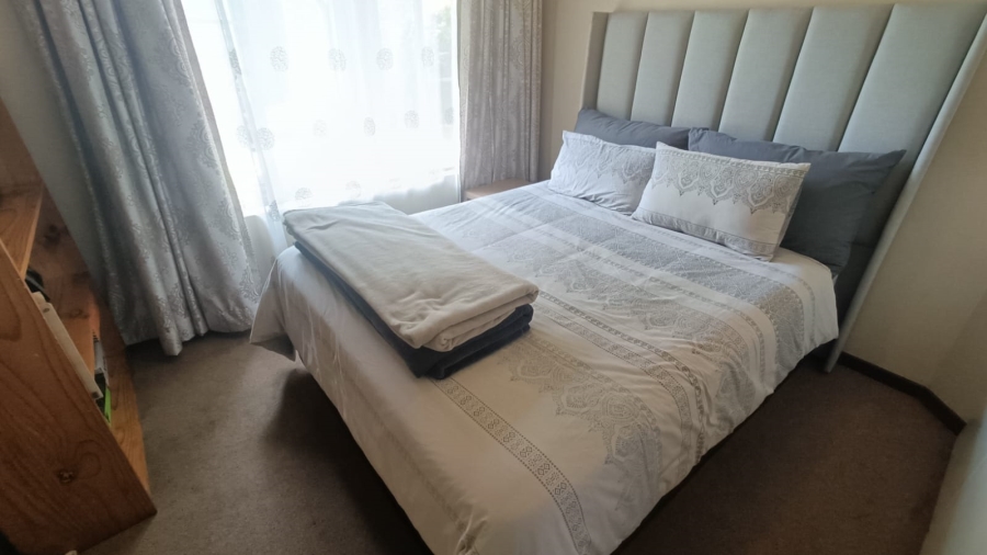 3 Bedroom Property for Sale in Die Hoewes Gauteng