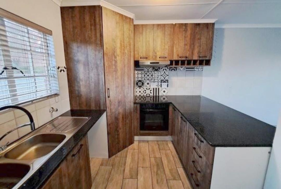 2 Bedroom Property for Sale in Hennopspark Gauteng