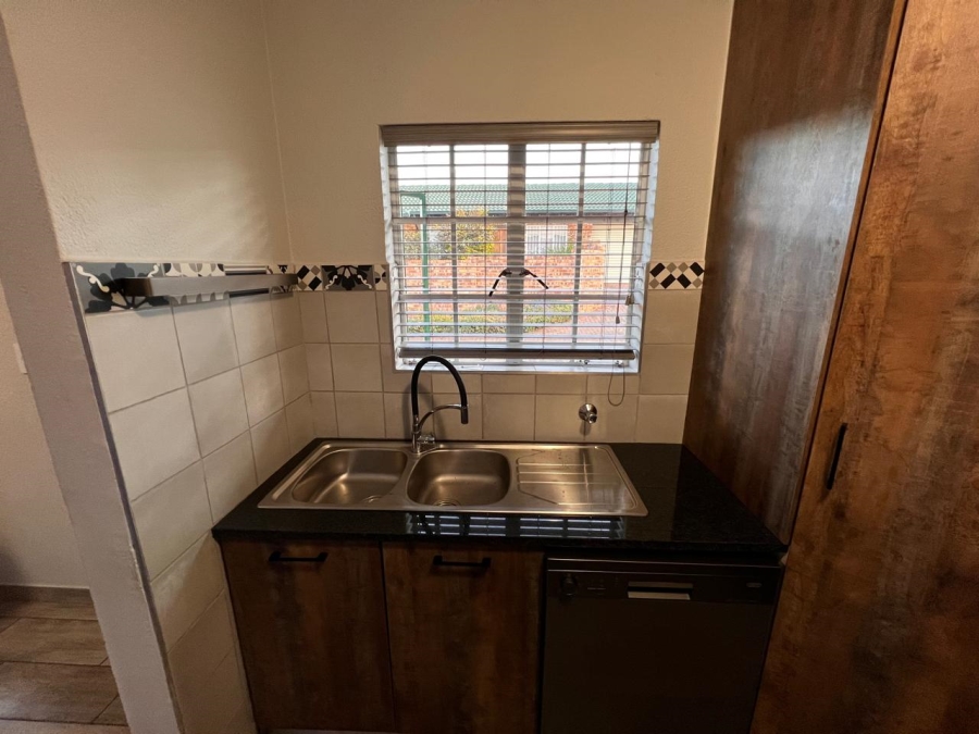 2 Bedroom Property for Sale in Hennopspark Gauteng