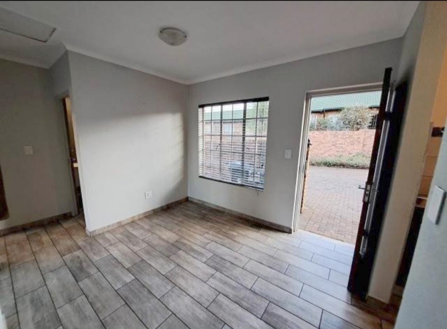 2 Bedroom Property for Sale in Hennopspark Gauteng