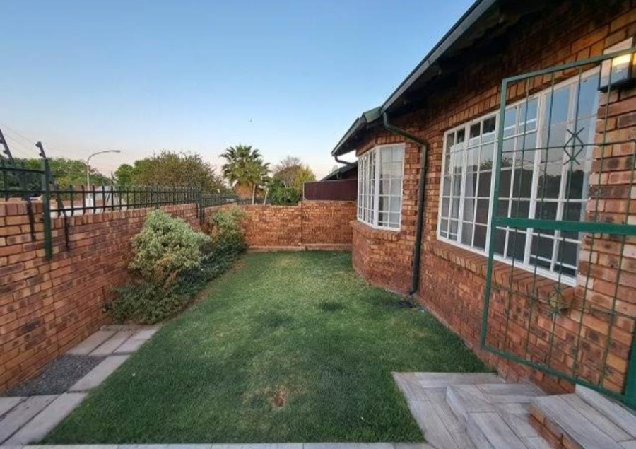 2 Bedroom Property for Sale in Hennopspark Gauteng