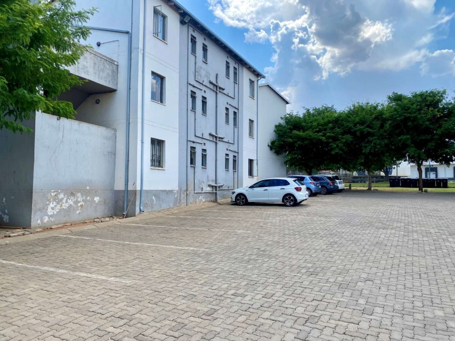 2 Bedroom Property for Sale in Fleurhof Gauteng