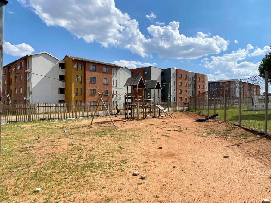 2 Bedroom Property for Sale in Fleurhof Gauteng