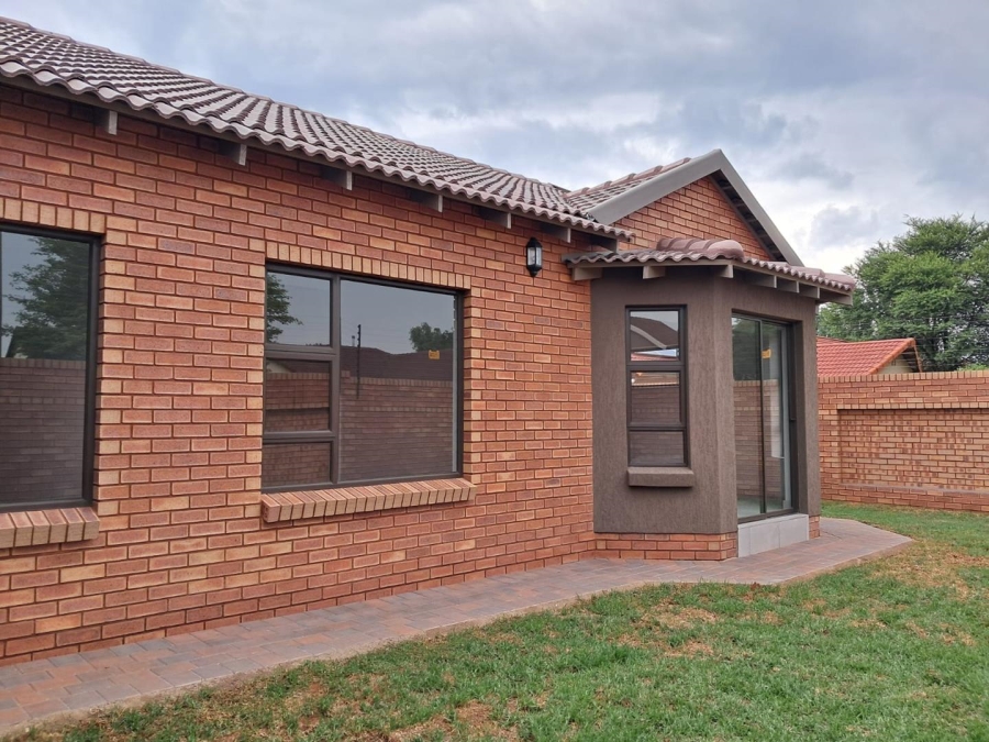 4 Bedroom Property for Sale in Brackenhurst Gauteng