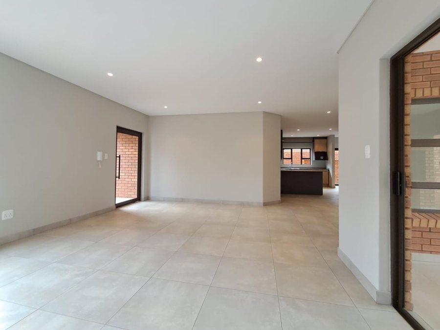 4 Bedroom Property for Sale in Brackenhurst Gauteng