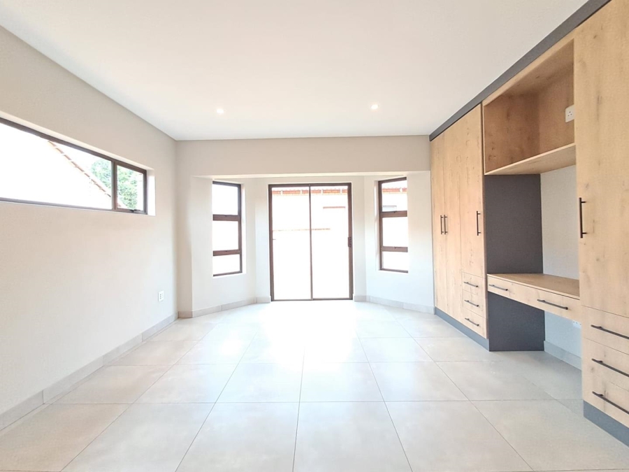 4 Bedroom Property for Sale in Brackenhurst Gauteng