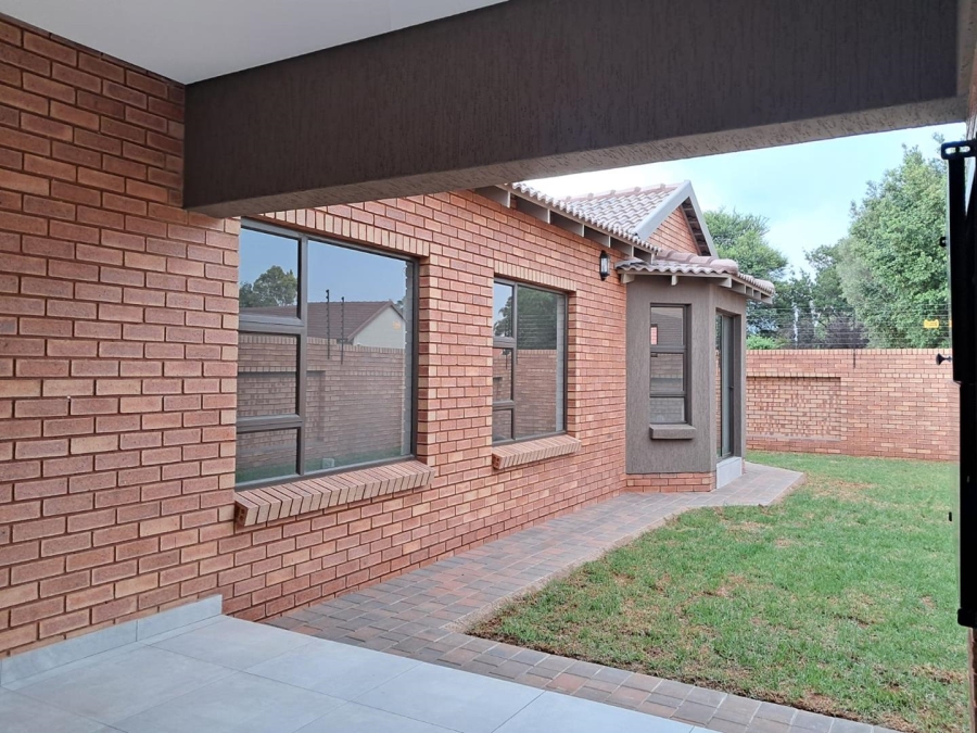 4 Bedroom Property for Sale in Brackenhurst Gauteng