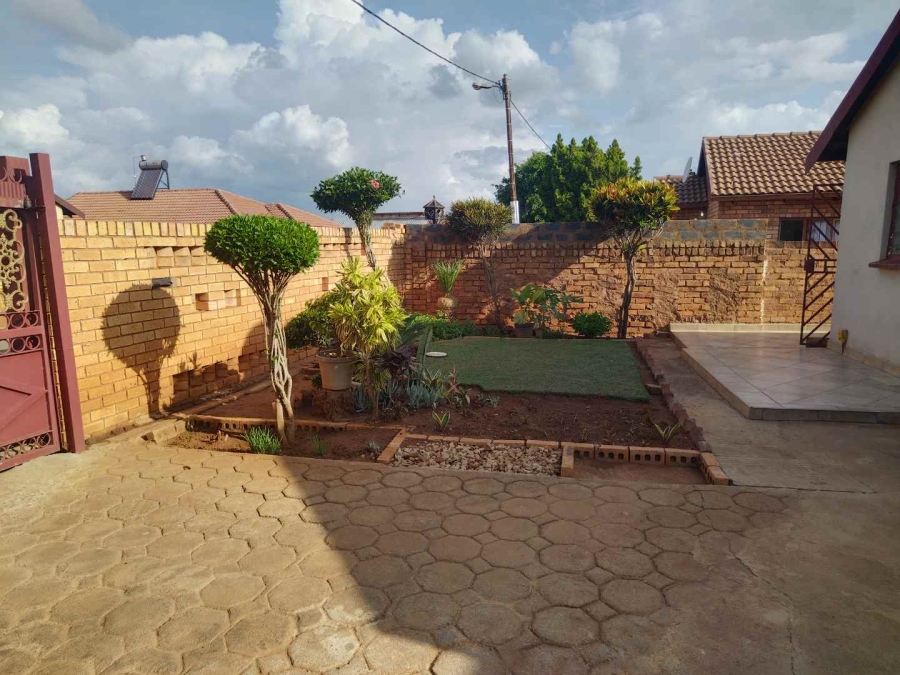 2 Bedroom Property for Sale in Soshanguve XX Gauteng