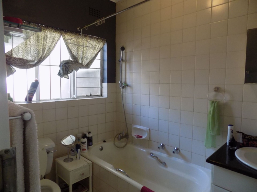 To Let 1 Bedroom Property for Rent in River Club Gauteng