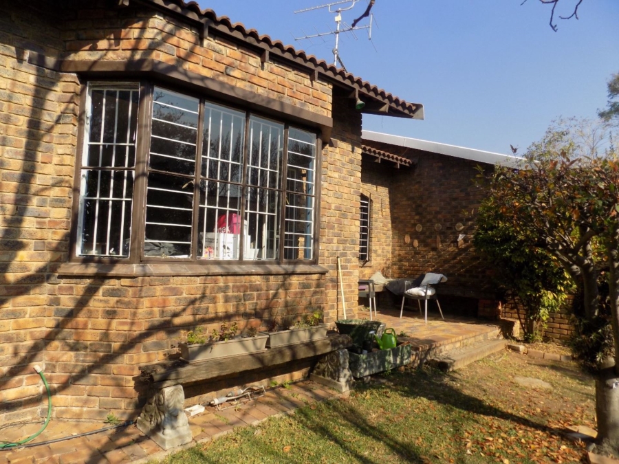 To Let 1 Bedroom Property for Rent in River Club Gauteng