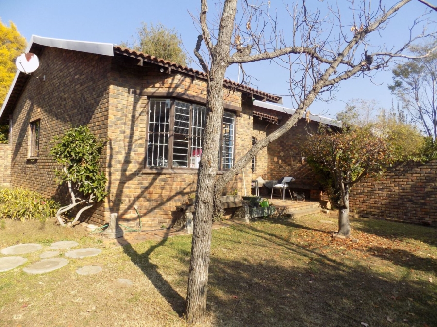 To Let 1 Bedroom Property for Rent in River Club Gauteng