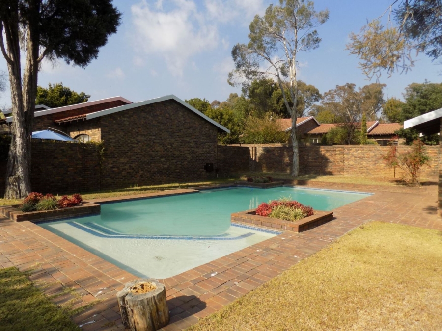 To Let 1 Bedroom Property for Rent in River Club Gauteng