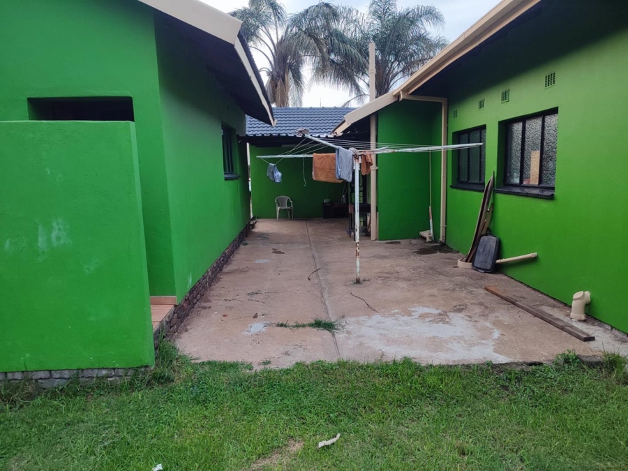 To Let 4 Bedroom Property for Rent in Norkem Park Gauteng