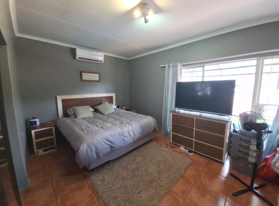 To Let 4 Bedroom Property for Rent in Eldoraigne Gauteng