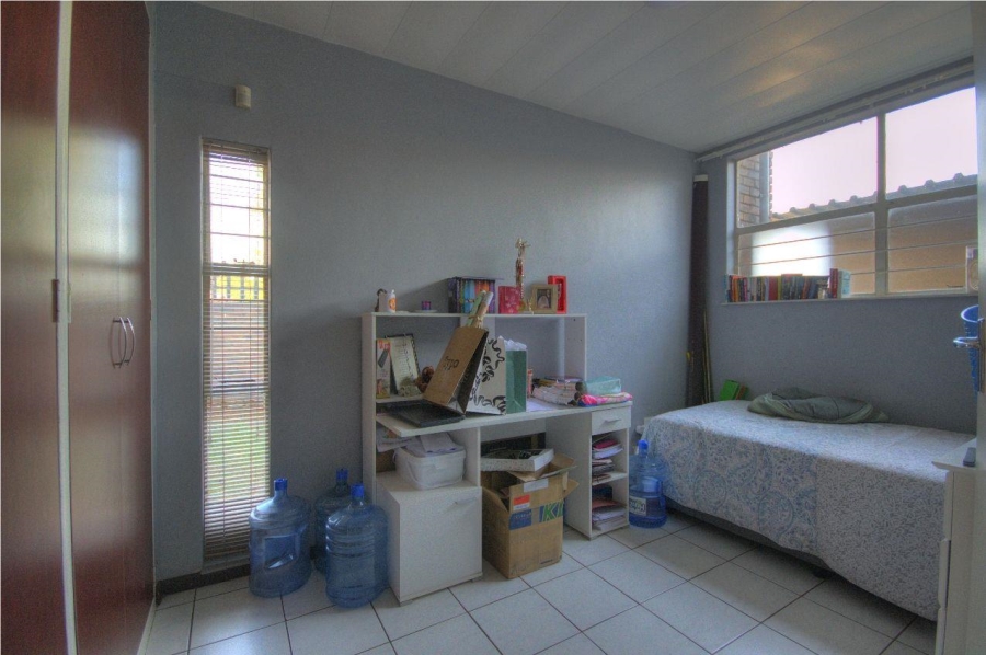 2 Bedroom Property for Sale in Brackendowns Gauteng