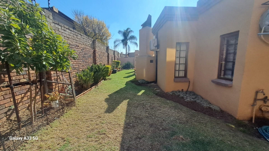 3 Bedroom Property for Sale in Buccleuch Gauteng