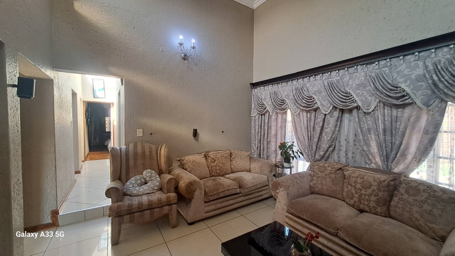 3 Bedroom Property for Sale in Buccleuch Gauteng