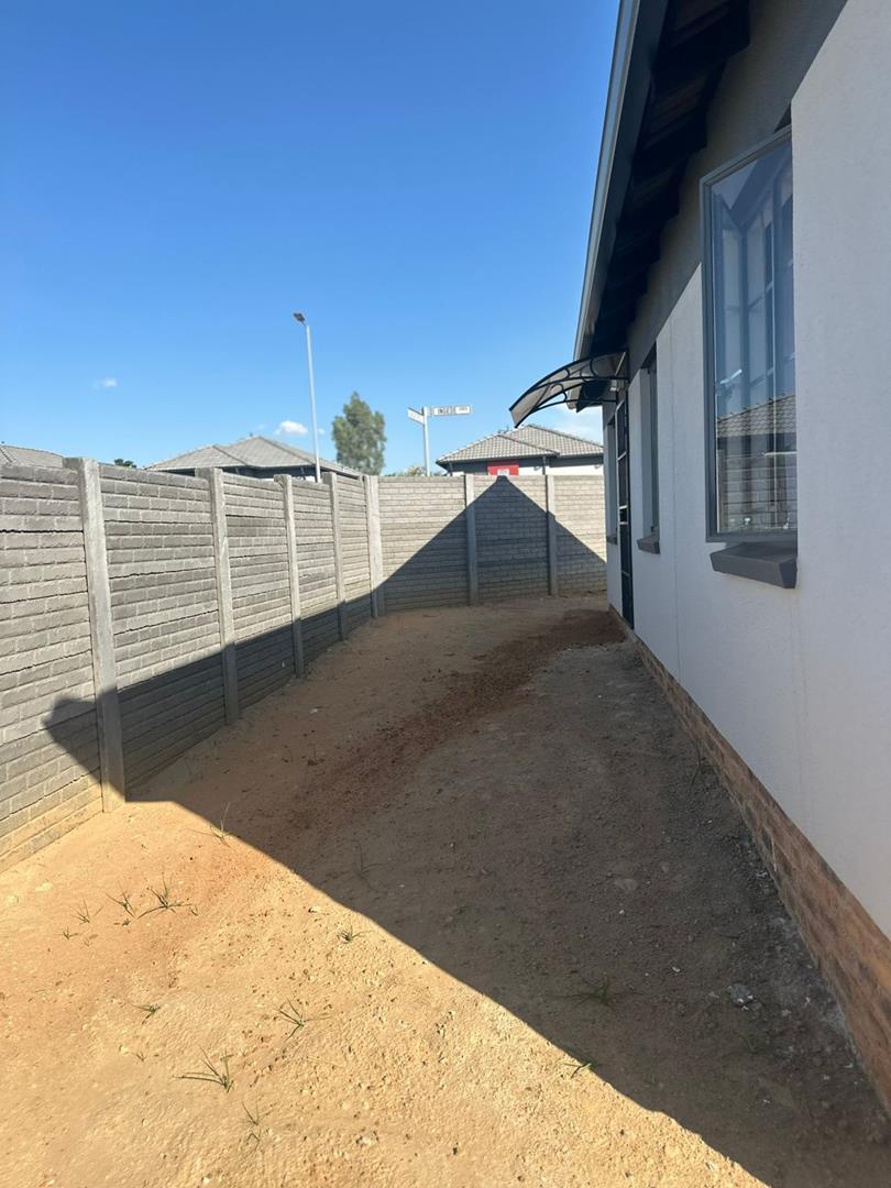 To Let 3 Bedroom Property for Rent in Mahube Valley Gauteng