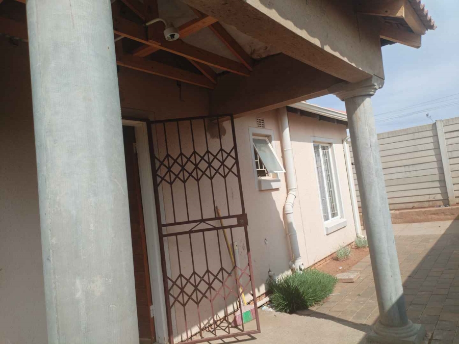 To Let 2 Bedroom Property for Rent in Mahube Valley Gauteng