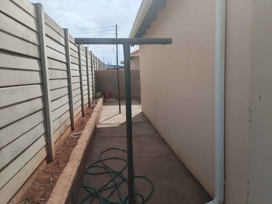 To Let 2 Bedroom Property for Rent in Mahube Valley Gauteng