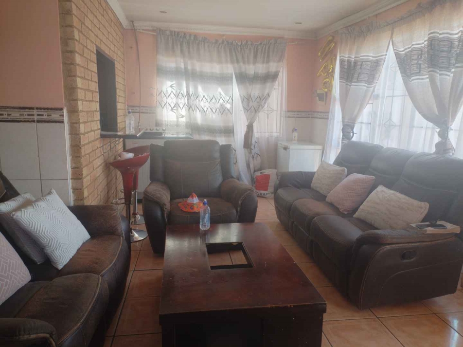 To Let 3 Bedroom Property for Rent in Mahube Valley Gauteng