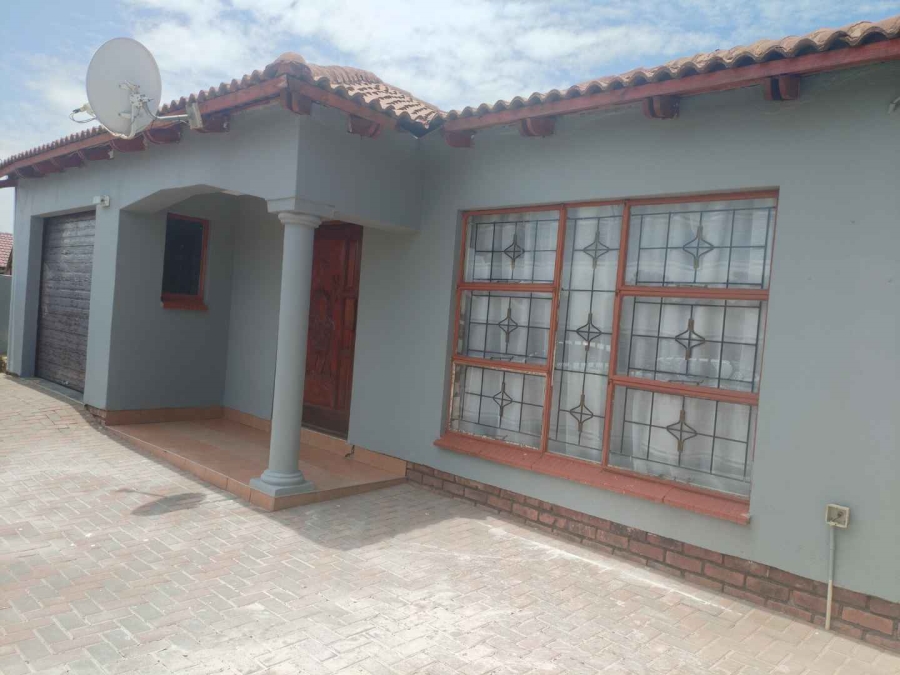 To Let 3 Bedroom Property for Rent in Mahube Valley Gauteng