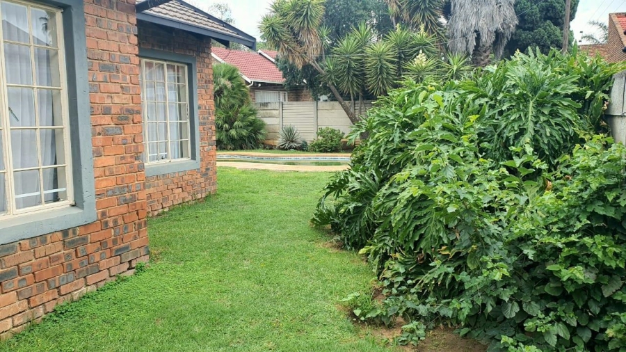 To Let 3 Bedroom Property for Rent in Bonaero Park Ext 3 Gauteng