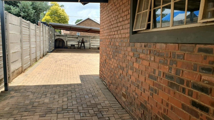 To Let 3 Bedroom Property for Rent in Bonaero Park Ext 3 Gauteng