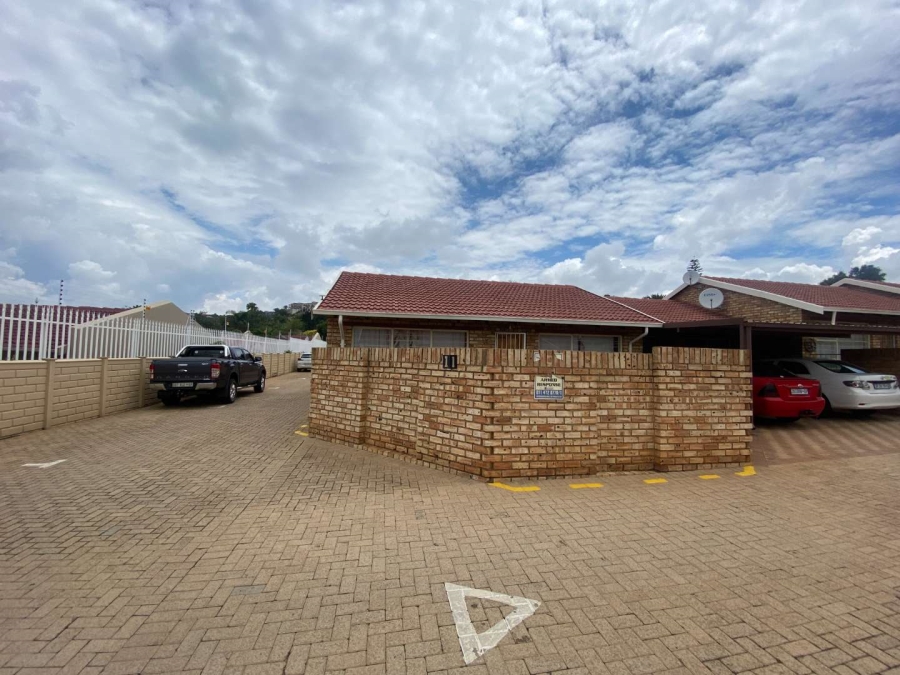 2 Bedroom Property for Sale in Noordheuwel Gauteng