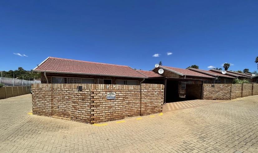 2 Bedroom Property for Sale in Noordheuwel Gauteng