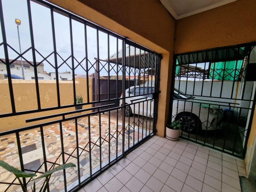 3 Bedroom Property for Sale in Mapetla Gauteng