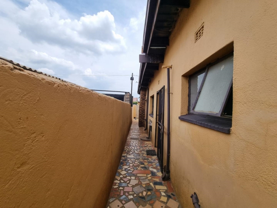 3 Bedroom Property for Sale in Mapetla Gauteng